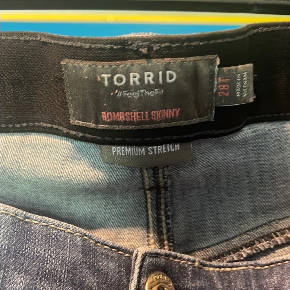 Torrid size 28Tall bombshell skinny Blue Jeans - Picture 2 of 6